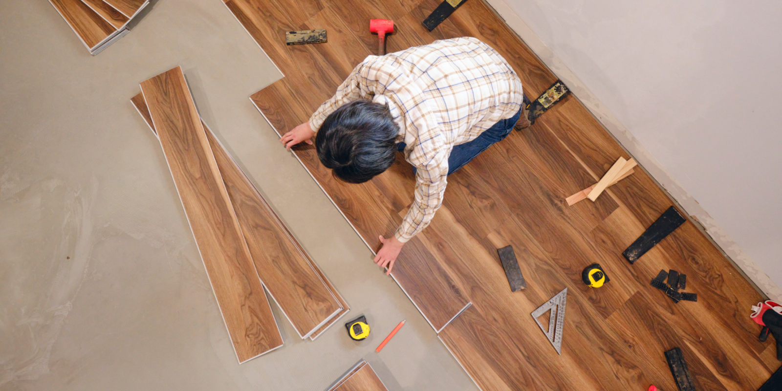 Specialized installation tools play a key role in DIY flooring installation